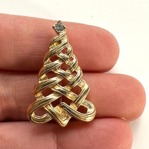 Vintage Jewelry Brooch Signed Christmas Tree Rhinestone Gold Tone Pin