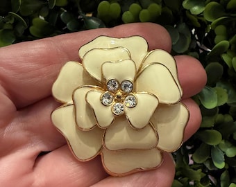 ヴィンテージドライフラワーブローチ：ボタニカルジュエリーピン