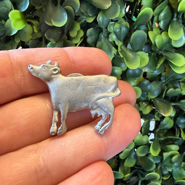 Vintage sieraden broche koe zilverkleurige tack pin