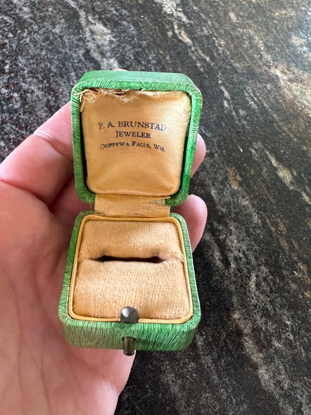 Vintage Plastic Ring Box Presentation Green Push Pin Case Chippewa ...