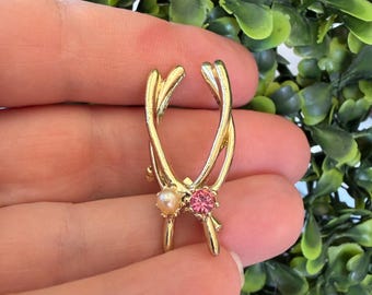 Vintage Richelieu Brooch: Faux Pearl Gold Tone Pin - Etsy Canada