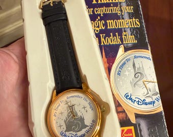 Vintage Beautiful Walt Disney Watch w Box