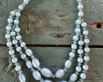 Vintage Jewelry Gorgeous Blue Moonglow Lucite 17” Necklace