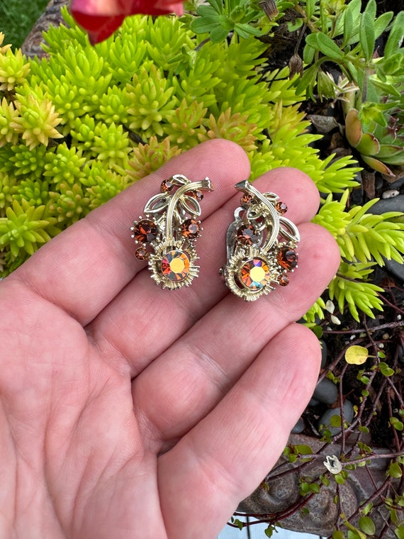 Vintage Jewelry Beautiful Signed Lisner Iridescent Brown