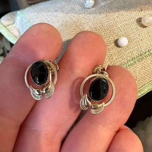 Vintage Jewelry Earrings Beautiful 14k Gold Filled Onyx Screw On Style