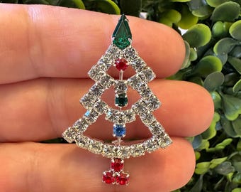 Vintage Jewelry Brooch Multicolored Rhinestone Christmas Tree Pin