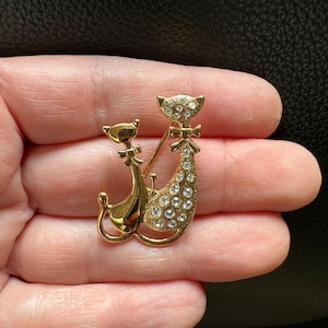 Vintage Jewelry Brooch Adorable  Rhinestone Cat Pair Gold Tone Pin