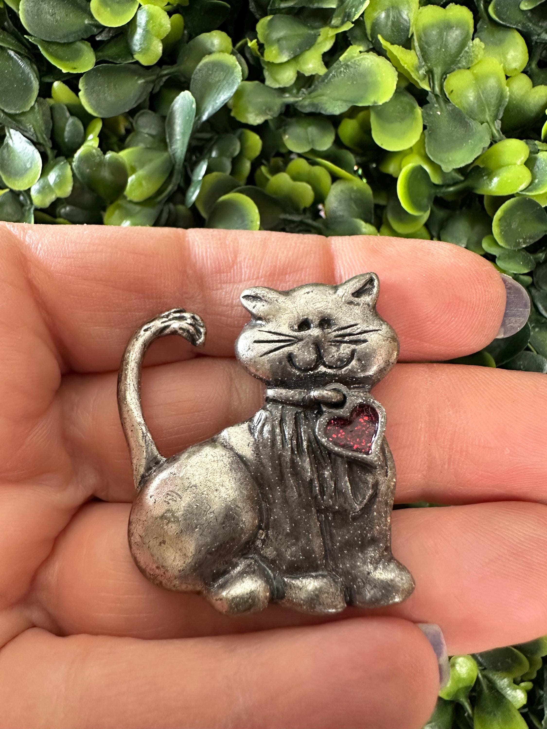 Spilla A Forma Di Gatto Smaltata Con Cristalli Rosa – Elegante Accessorio Donna