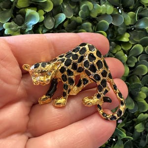 Vintage Jewelry Brooch Beautiful Leopard Cheetah Gold Tone Pin