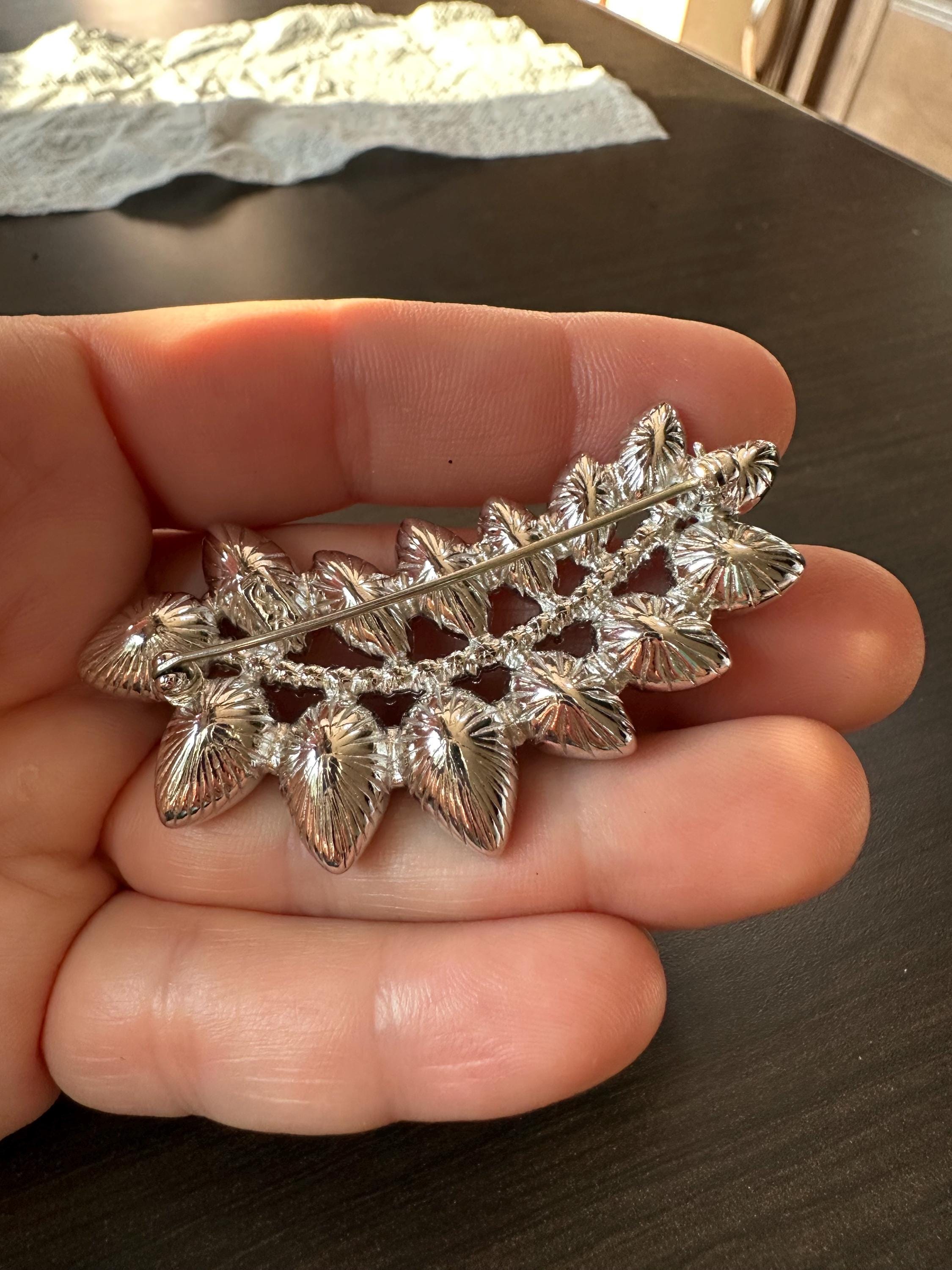 ヴィンテージ YSL イヴ・サンローラン ブローチピン：ブルーライン