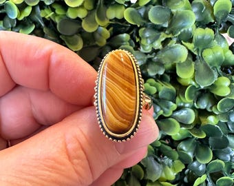 Vintage Jewelry Signed Avon Brown Carmel Slag Glass Adjustable Gold Tone Ring