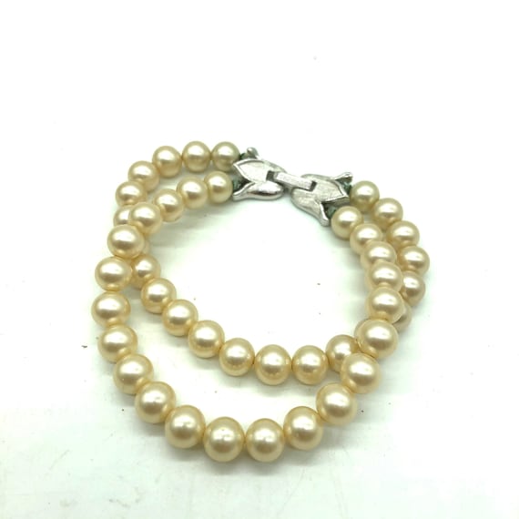 Trifari pearl bracelet discount