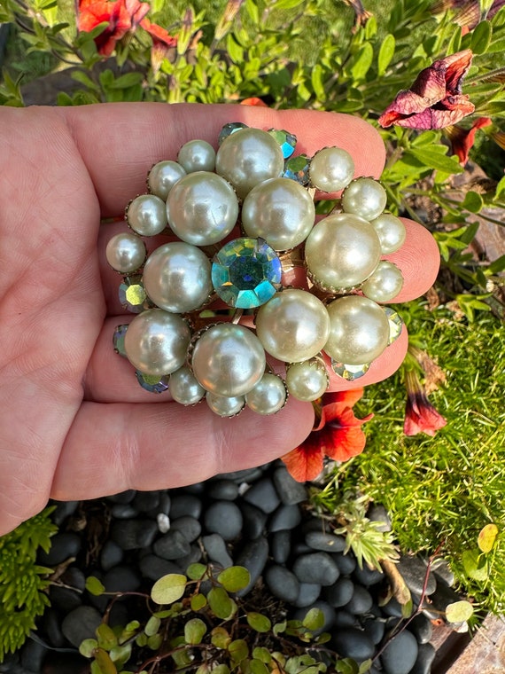 Vintage Jewelry Brooch Gorgeous Pearl AB Iridescen