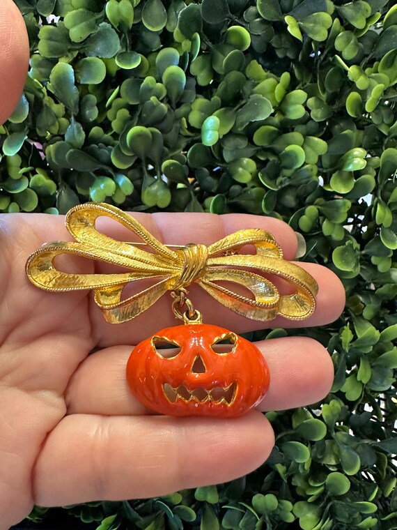 Vintage Signed Phister Halloween Brooch: Enamel Pumpkin Pin