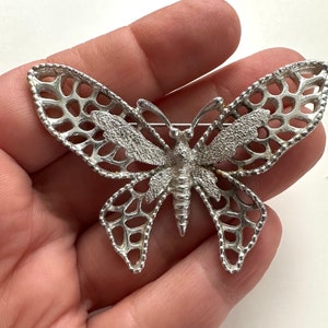 Vintage Jewelry Brooch Beautiful Signed Sarah Coventry Butterfly Silver Tone Pin
