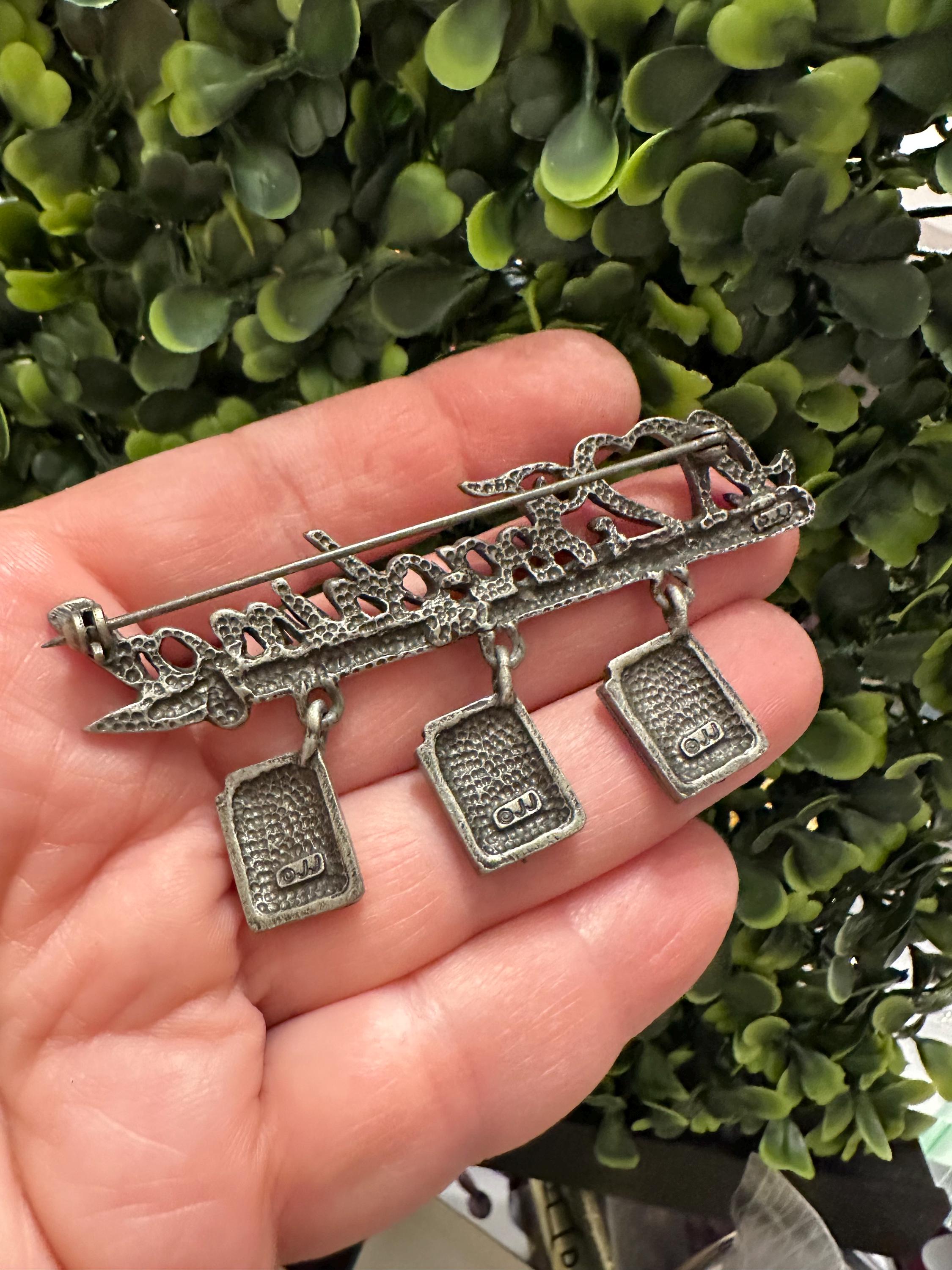 Spilla Jonette Jewelry 'NARCISISTA ~ MI AMO!' – Peltro Argento – Umoristica
