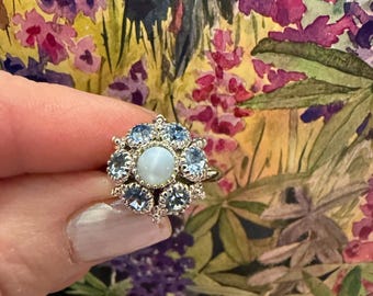 Vintage Jewelry Signed Avon Blue Rhinestone Adjustable Silver Tone Ring