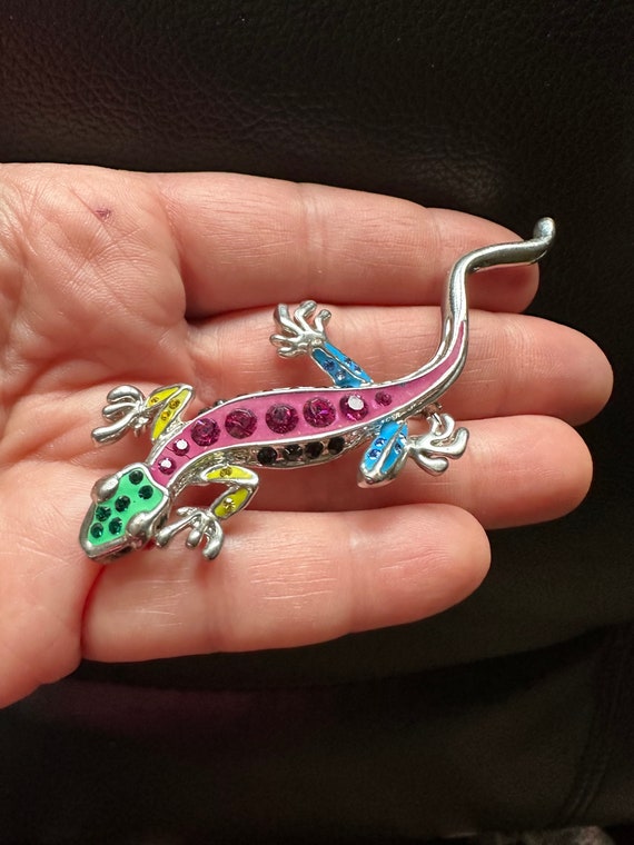 Vintage Jewelry Brooch Adorable Rhinestone Lizard Silver Tone Pin