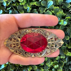 Vintage Jewelry Brooch Red Faceted Rhinestone Gold Tone Filigree Statement Pin