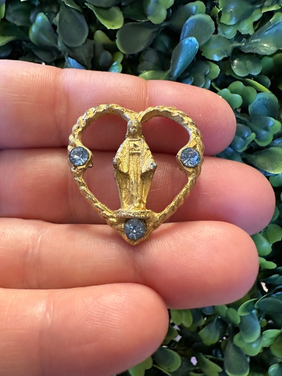 Vintage Jewelry Beautiful Madonna Heart Rhinestone