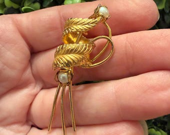 Broche Vintage Couleur Or Avec Perles Et émail Rouge Vert - Bijou Fantaisie Rétro, état Impeccable