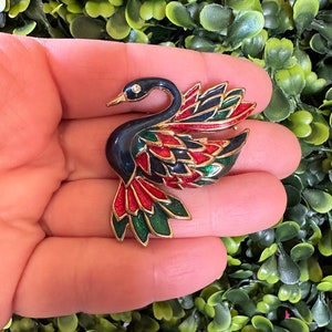 Vintage Jewelry Brooch Beautiful Swan Bird Rhinestone Gold Tone Pin