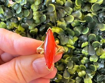 Anillo ajustable de oro tono cornalina de joyería vintage firmado por Avon