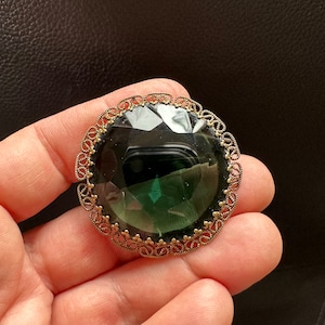 Vintage Schmuck Brosche signiert West Germany Schöne Grün Glas filigrane Gold Ton Pin