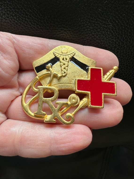 Vintage Jewelry Brooch Beautiful Nurse Doctor Gold