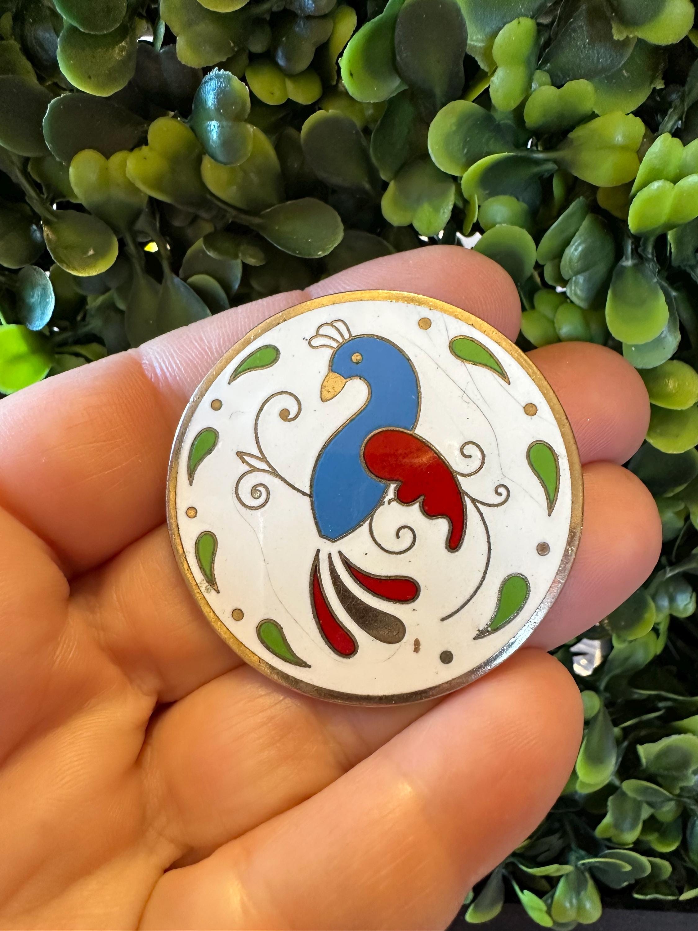 ヴィンテージエナメルバードブローチ：チッピーゴールドトーンピン