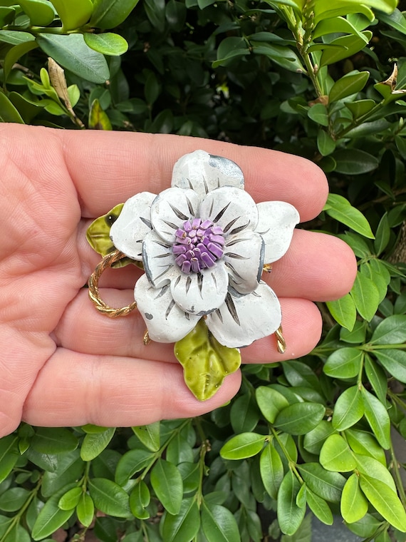 Vintage Enamel Flower Brooch: Chippy Pot Metal Pin - Etsy
