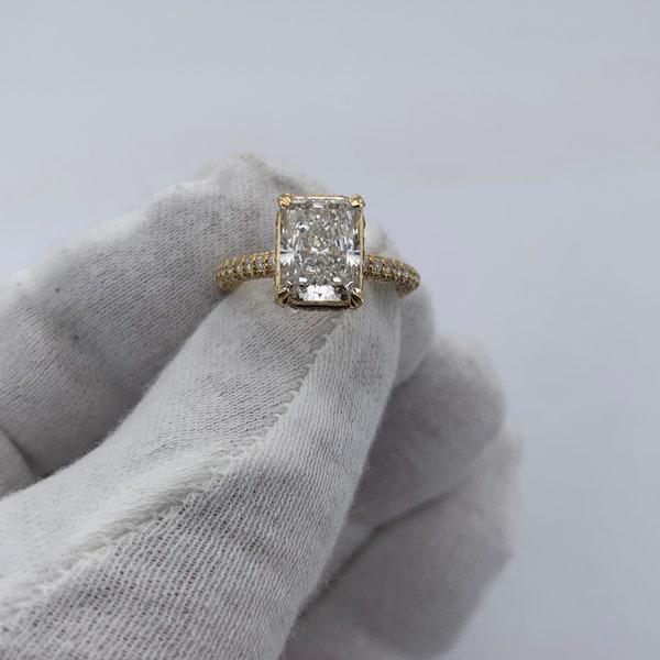 14 K  1Ct Diamond Engagement ring