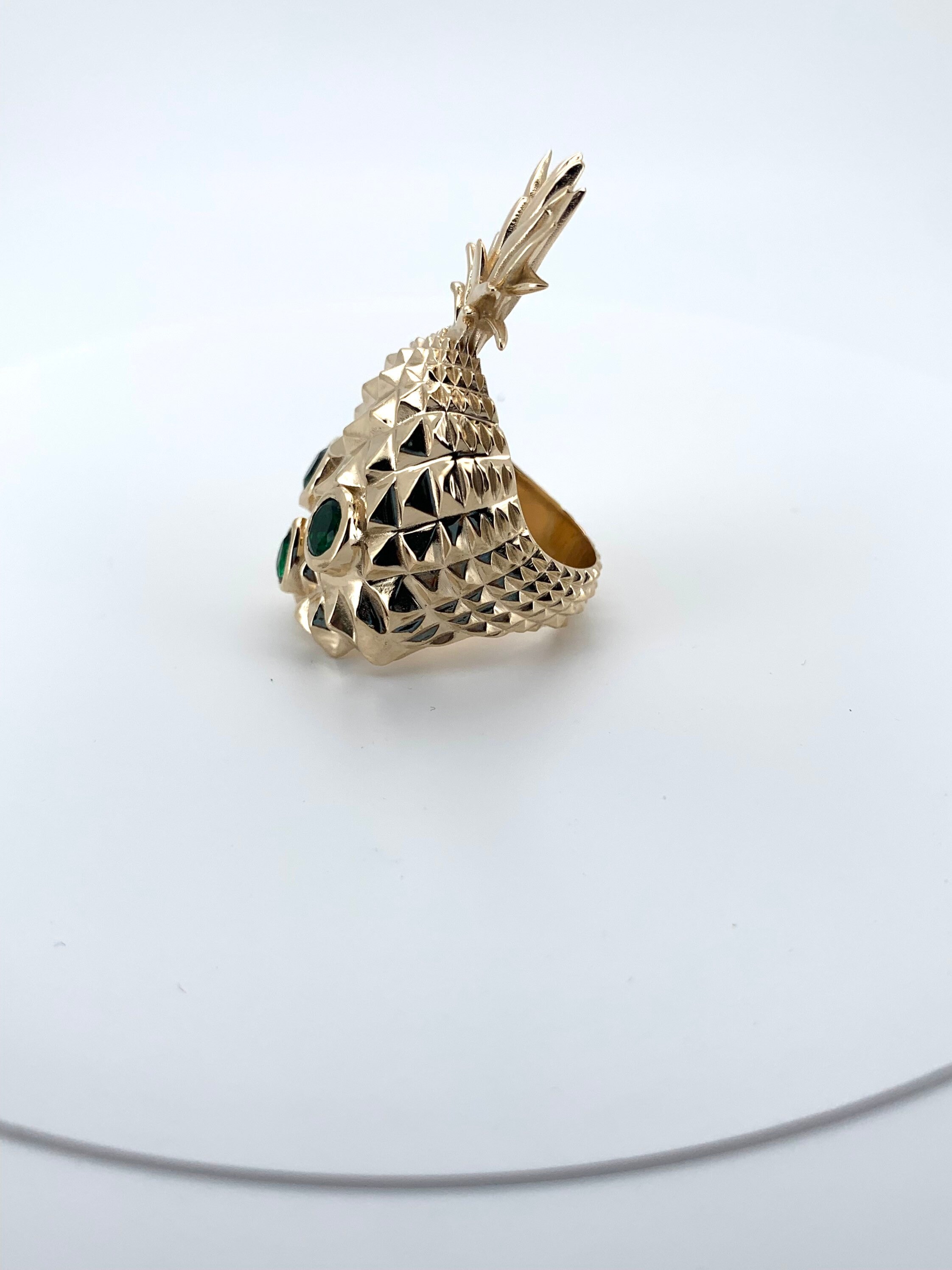 Anillo de calavera en forma de piña sales