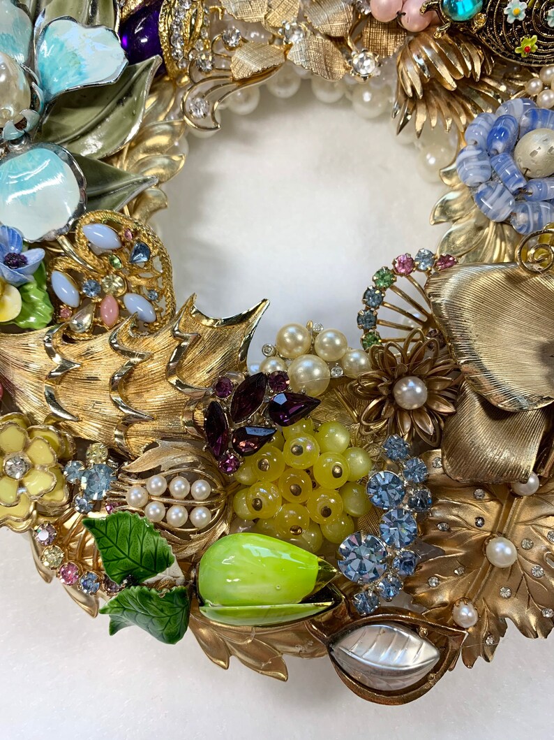 Vintage Jewelry Art Wreath - Etsy