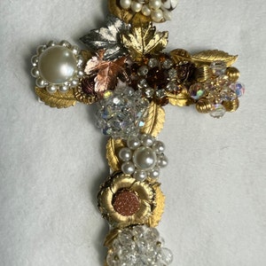 Vintage Jewelry Art Cross