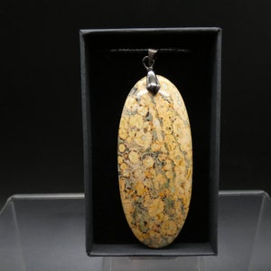 Poppy Jasper Pendant - 77 ct - Africa