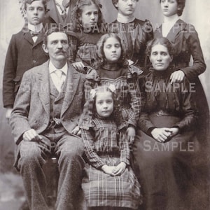 Portret rodzinny ze zdjęciami vintage, CYFROWE POBIERANIE, Wczesne lata 1900. do druku artystycznego, papier do scrapbookingu, rzemiosło vintage, kolaż, dzienniki śmieci