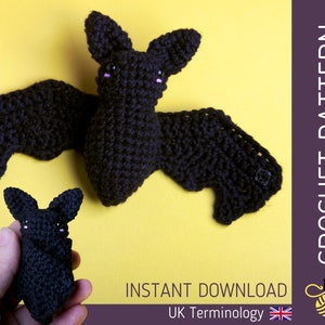 Pode incluir: Padrão de crochê para um morcego preto com olhos rosa. O padrão está disponível para download instantâneo e usa terminologia do Reino Unido.