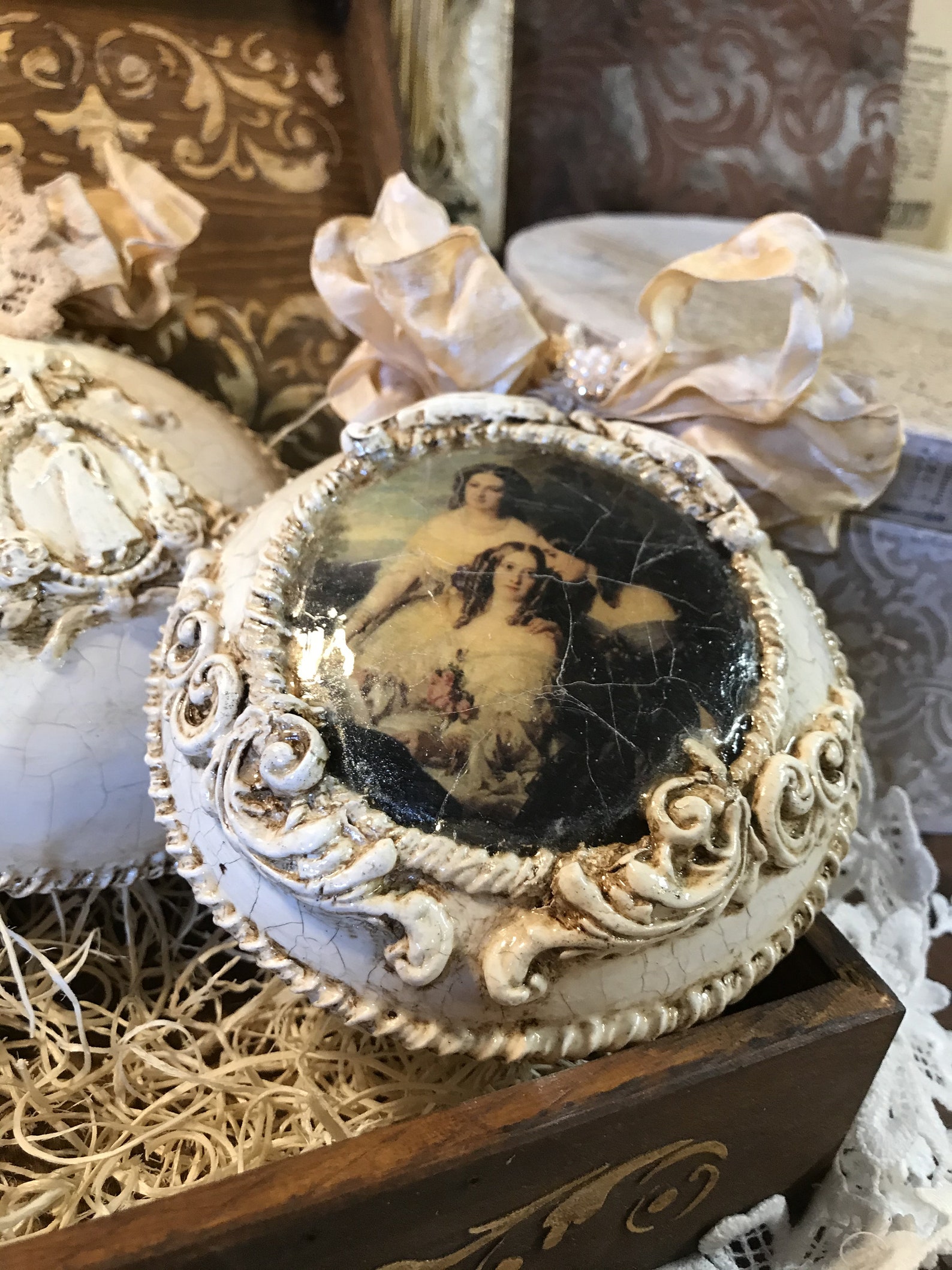 Handcrafted Vintage Style Bauble in Decorated Casket Box/ | Etsy
