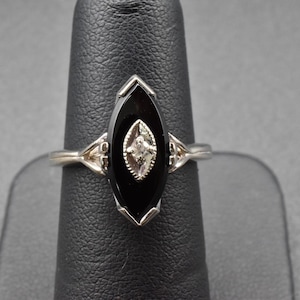 Onyx 10k White Gold Ring, Size 5 1/2
