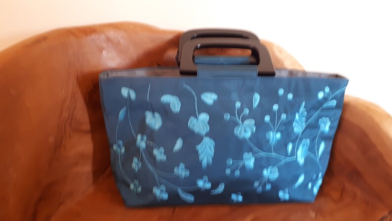 Silk hand bag