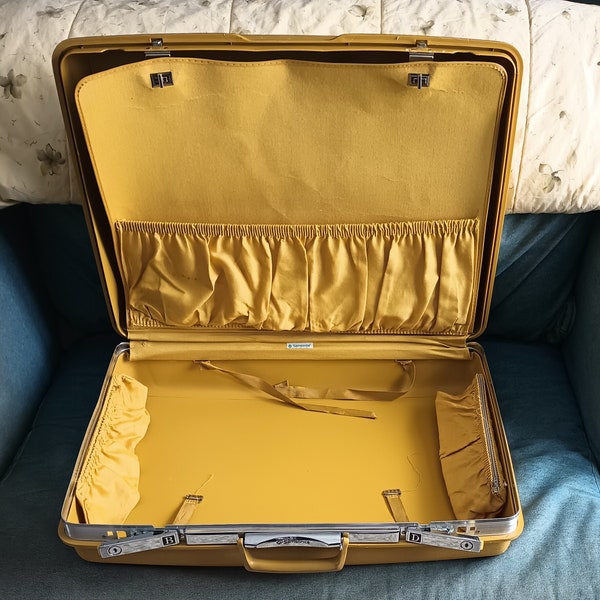 Medium Retro Samsonite II Mustard Yellow Hard-Shell Suitcase!