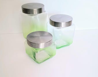 ¡Juego de botes de vidrio verde vintage con tapas de aluminio!