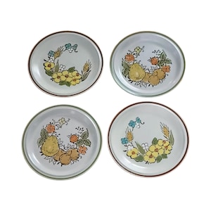 Assiettes à lunch rétro des années 70 en grès dépareillées ~ lot de (4) !