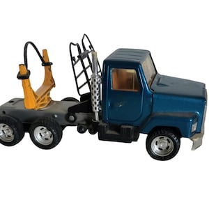 Vintage ERTL &#39;International&#39; Diecast Farm Truck!