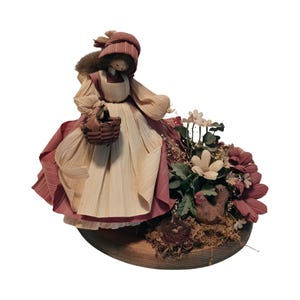 Beautiful 1986 NAN&#39;s Corn Husk Doll on Wooden Stand!