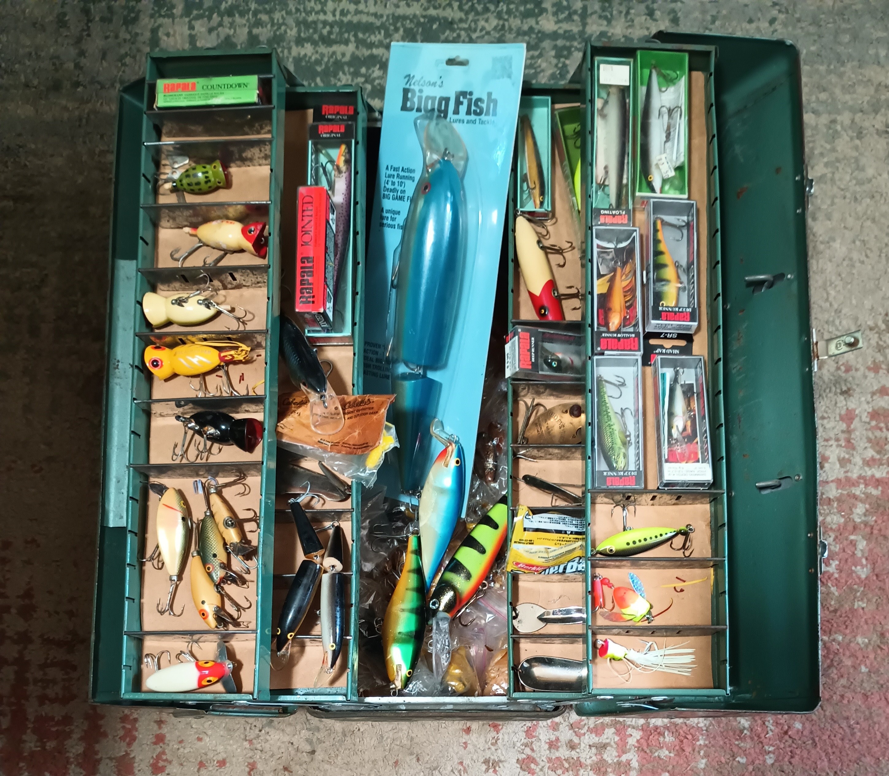 MORE LURES ADDED Large 21 Collectible Walton Products Grip-loc 1950's  Aluminum Tackle Box Loaded With High Quality Vintage Tackle/lures -   Denmark