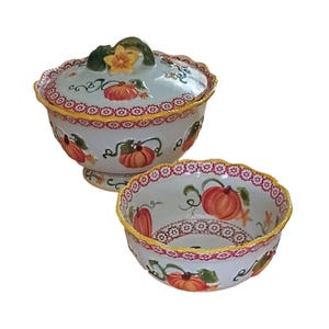 Temptations Old World Harvest Pumpkin 3 QT Covered Casserole and Matching Serving Bowl!