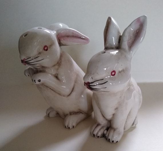 Rabbit salt best sale and pepper shakers