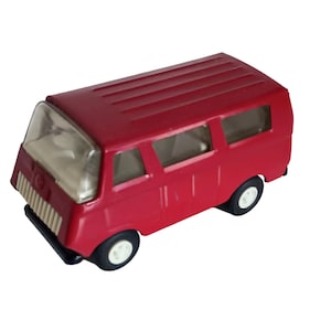1970&#39;s TONKA Cast Iron Red Minivan!